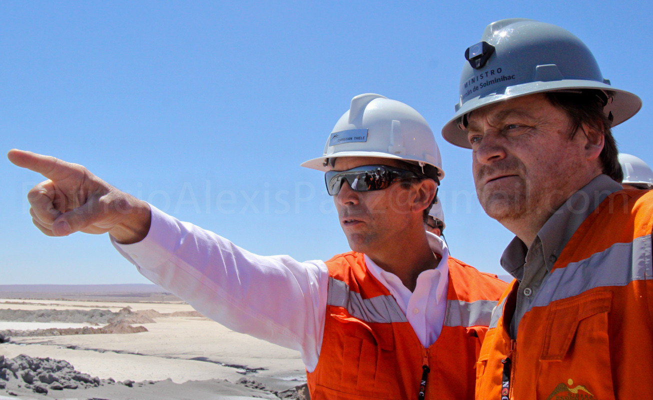 fotografia-corporativa-ministro-mineria-hernan-de-solminihac-minero-chile